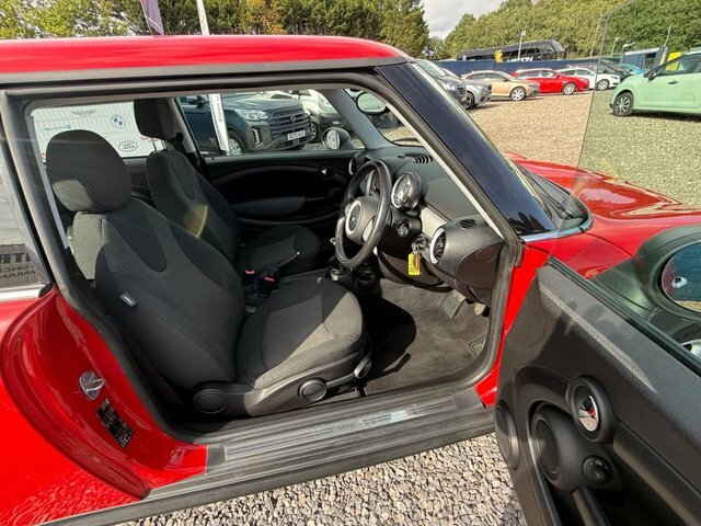 Mini Hatch 1.6 Cooper Steptronic Euro 4 White #17