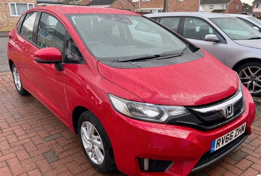 Honda Jazz 1.3L Se Red