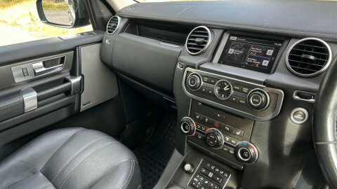 Land Rover Discovery Se Tech White #9