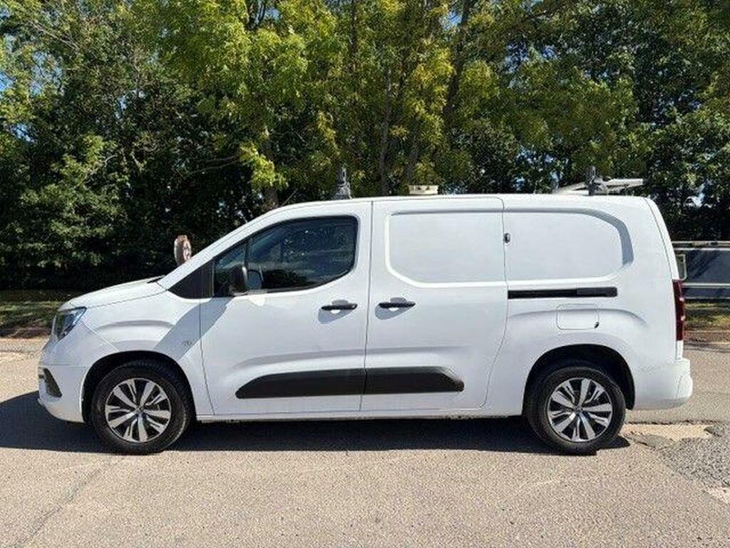 Vauxhall Combo 1.5 Turbo D 2300 Sportive L2 H1 Euro 6 White #4