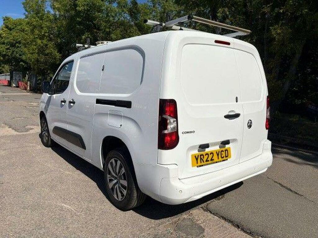 Vauxhall Combo 1.5 Turbo D 2300 Sportive L2 H1 Euro 6 White #5