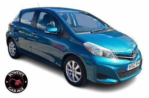 Toyota Yaris Hatchback Red #1
