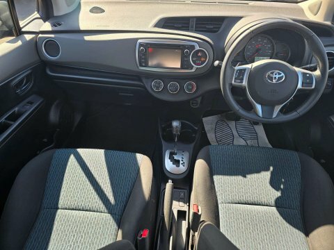 Toyota Yaris Hatchback Red #6