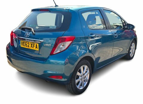 Toyota Yaris Hatchback Red #4