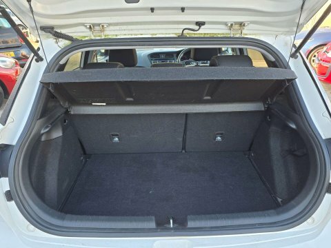 Hyundai I20 Active White #8