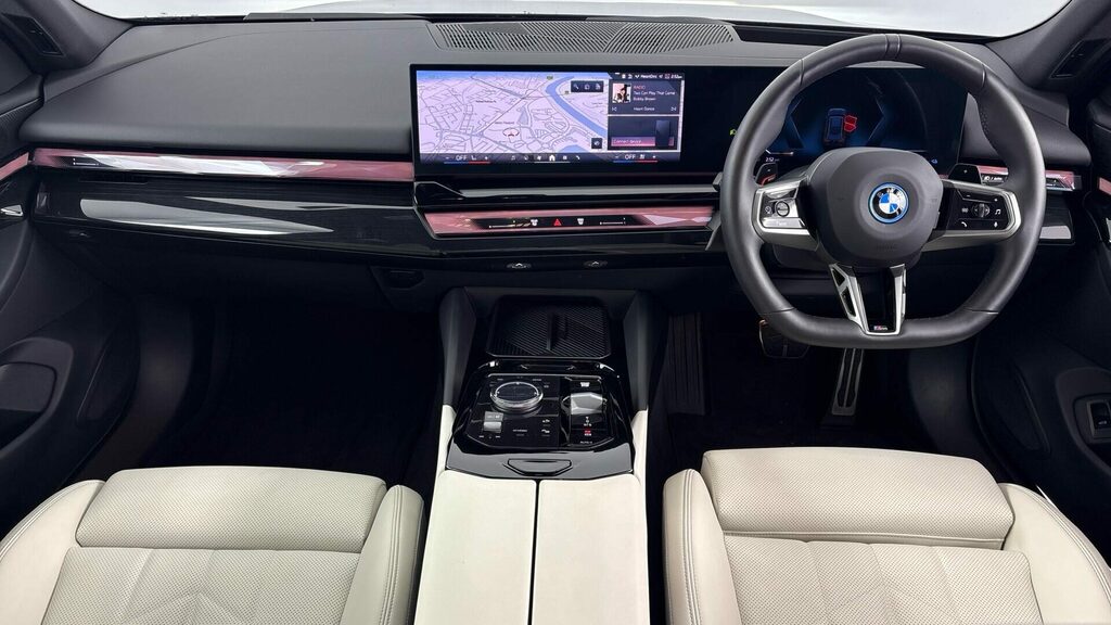 BMW 5 Series Estate YF75BWW Blue #4
