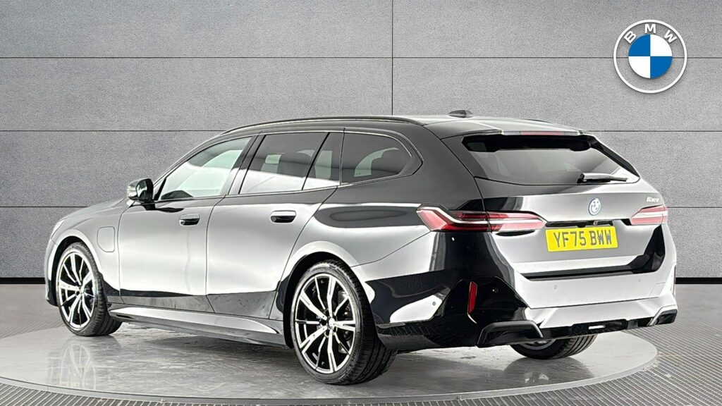 BMW 5 Series Estate YF75BWW Blue #2