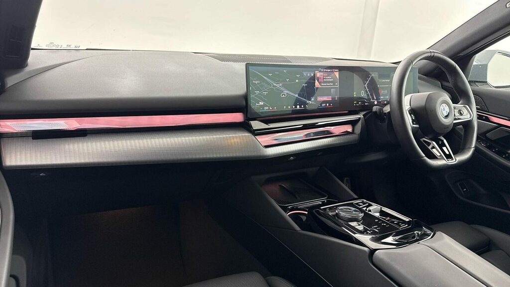 BMW 5 Series Saloon YH75UKP Grey #5
