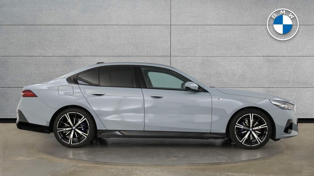 BMW 5 Series Saloon YH75UKP Grey #3