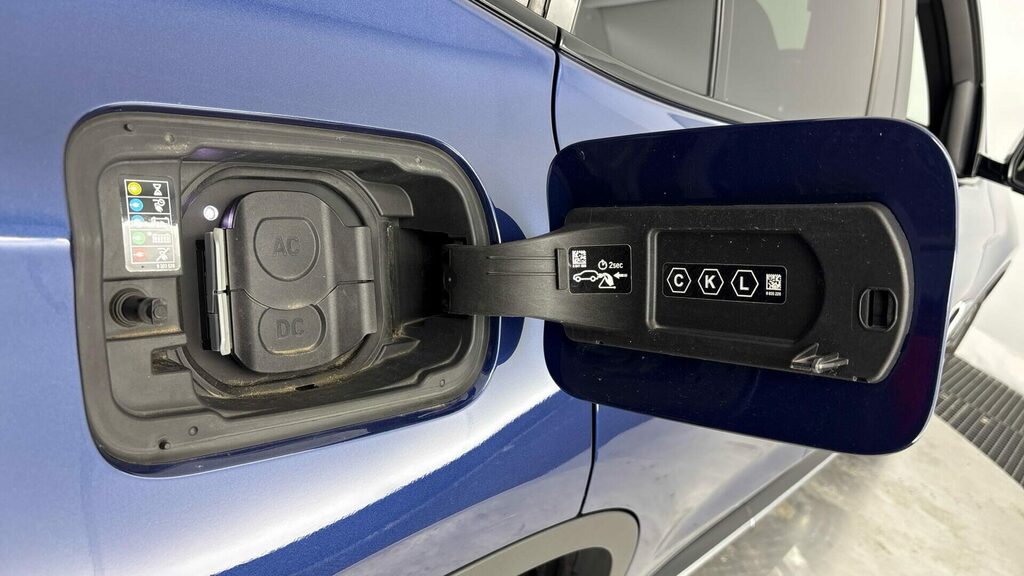 BMW iX3 M Sport Black #24