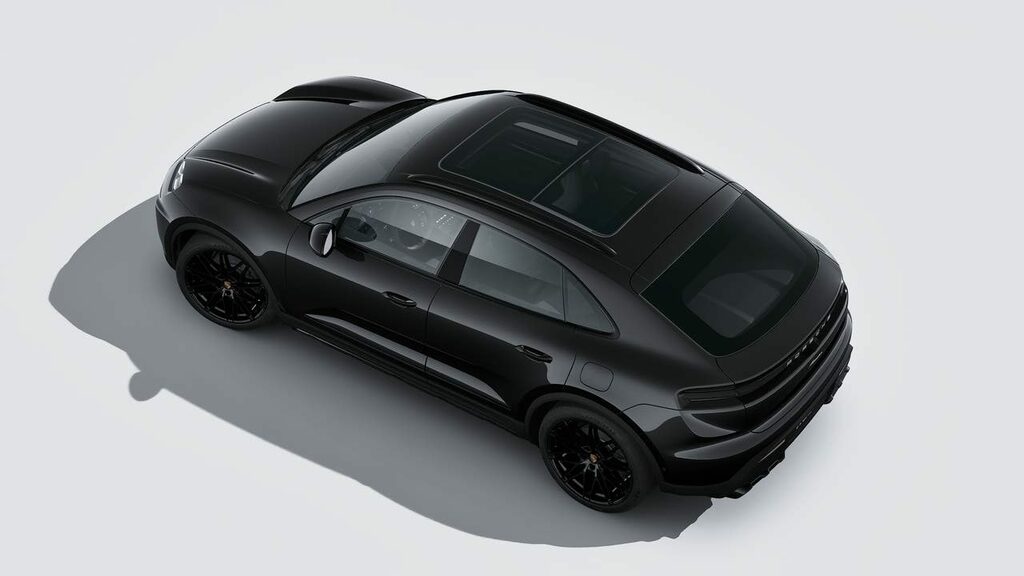 Porsche Macan Electric Black #4