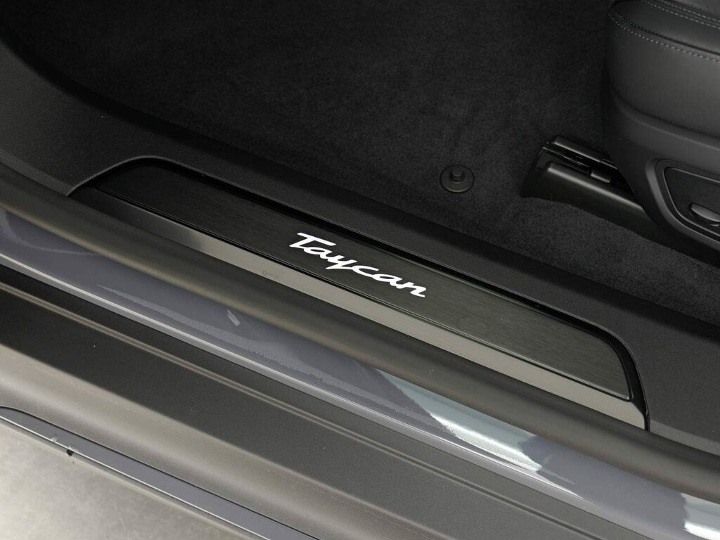 Porsche Taycan 4S #32