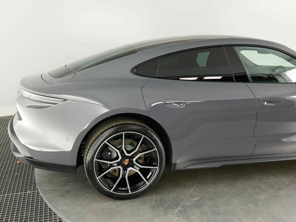 Porsche Taycan 4S #17