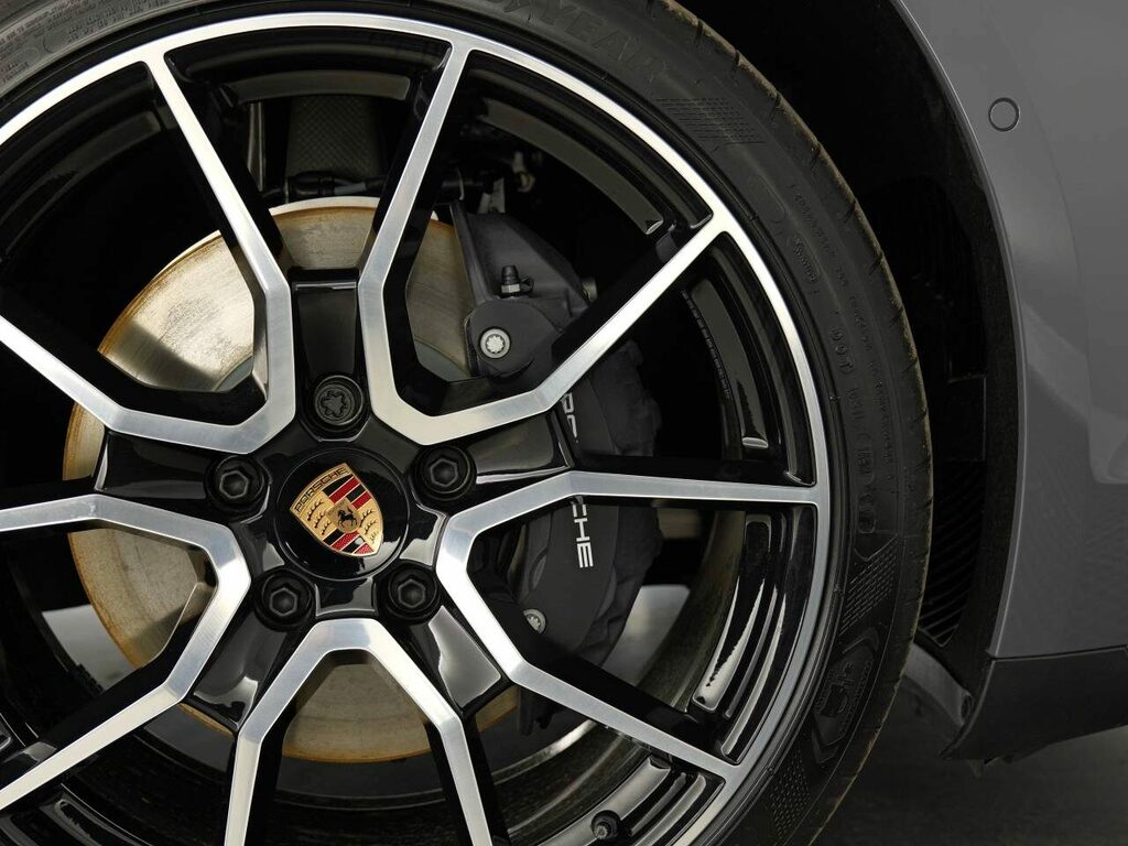 Porsche Taycan 4S #9
