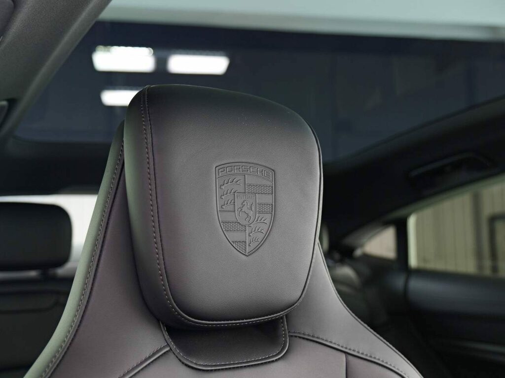 Porsche Taycan 4S #34