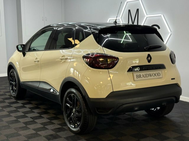 Renault Captur Suv White #2