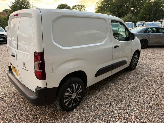 Peugeot Partner Bluehdi 1000 S Premium White #3