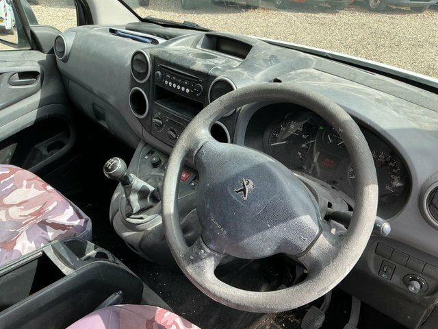 Peugeot Partner White #10