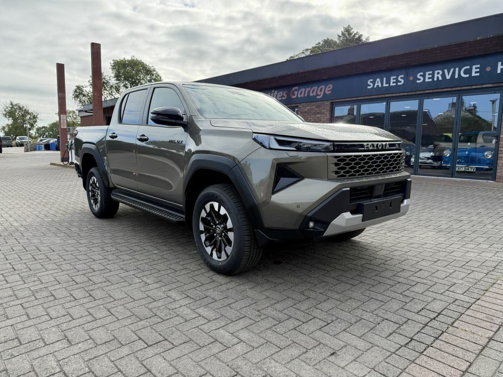 Toyota HILUX 2.8 D-4d-h Invincible Awd Brown #2