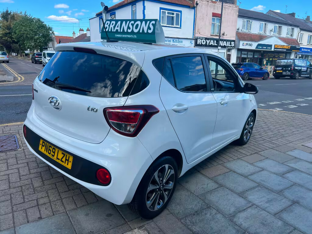 Hyundai I10 Play White #22