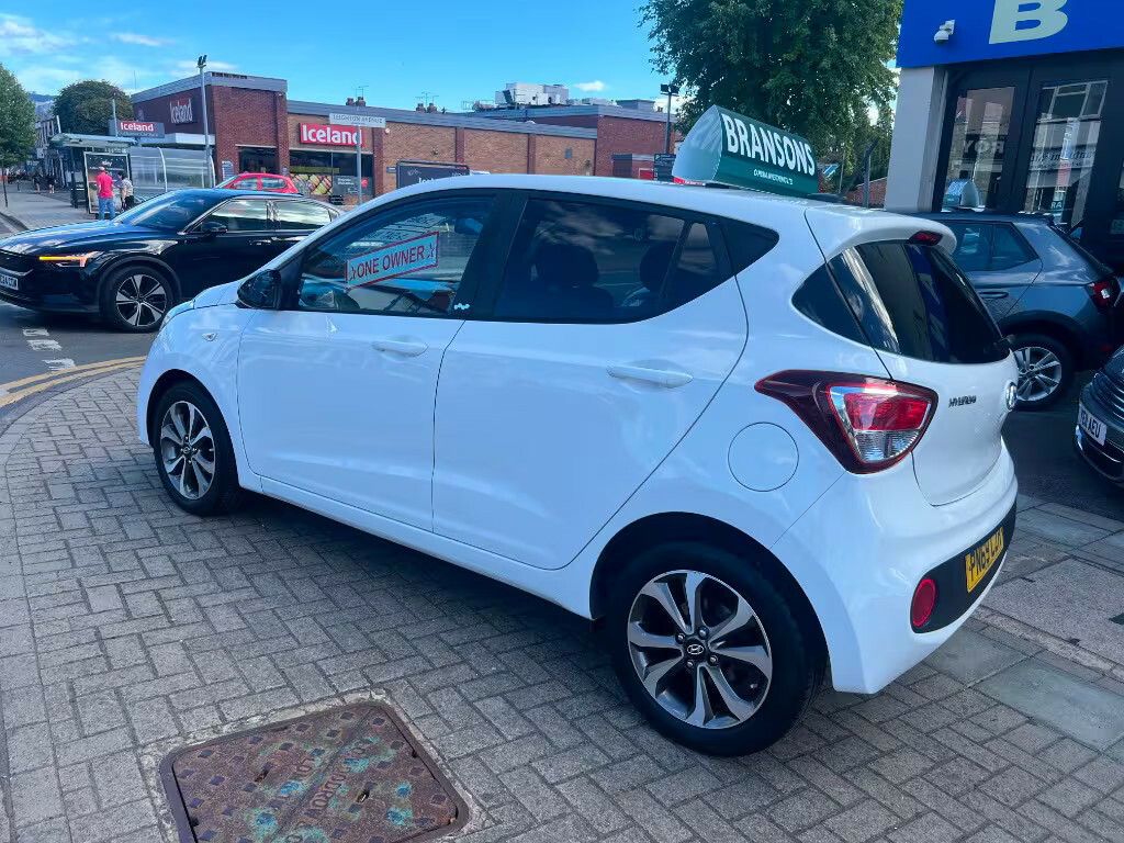 Hyundai I10 1.0 Play Hatchback White #4