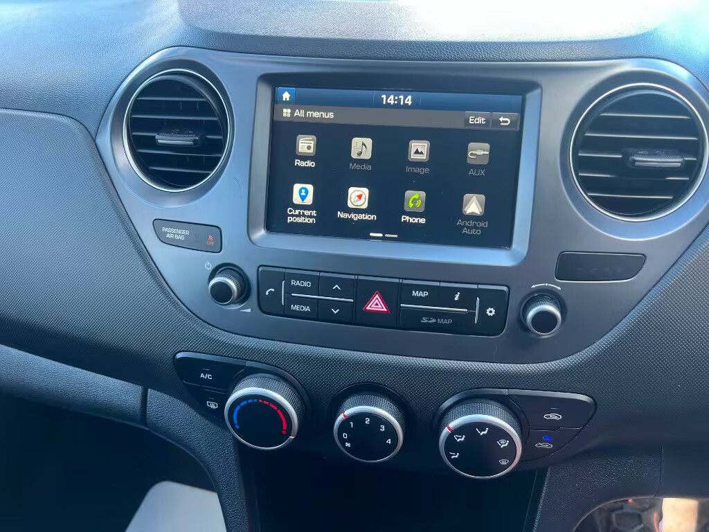 Hyundai I10 Play White #17