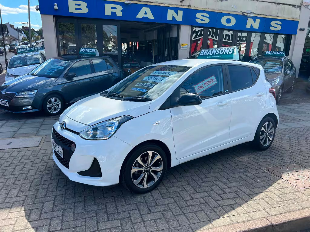 Hyundai I10 Play White #21