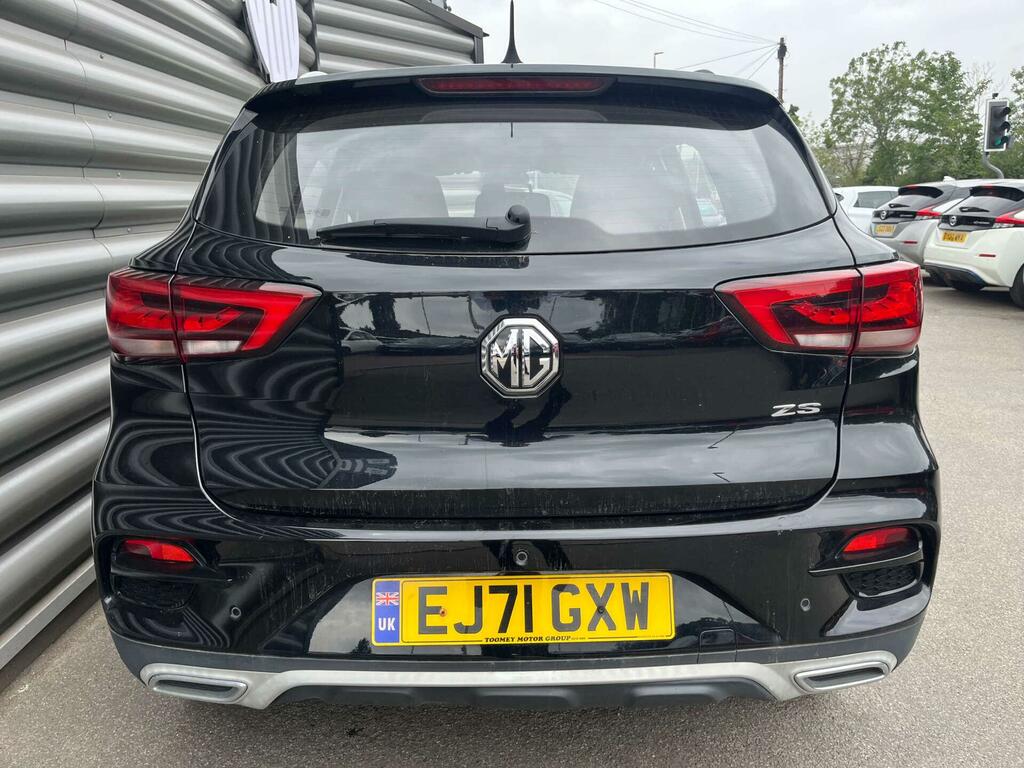 MG ZS Excite Black #4
