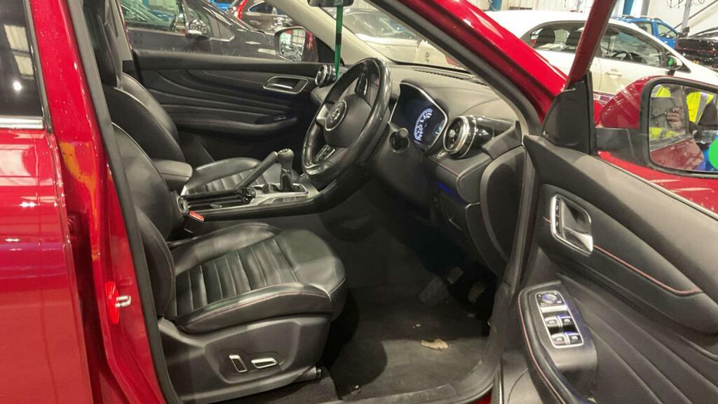 MG HS 1.5 T-gdi Excite Black #8