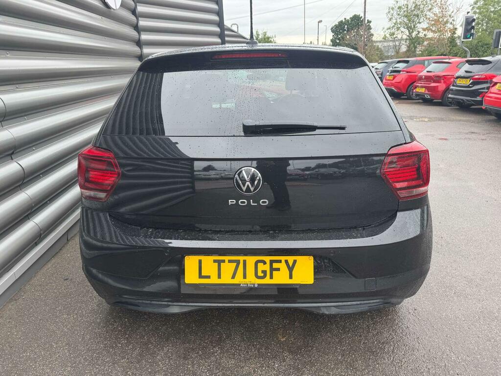 Volkswagen Polo Active Black #4