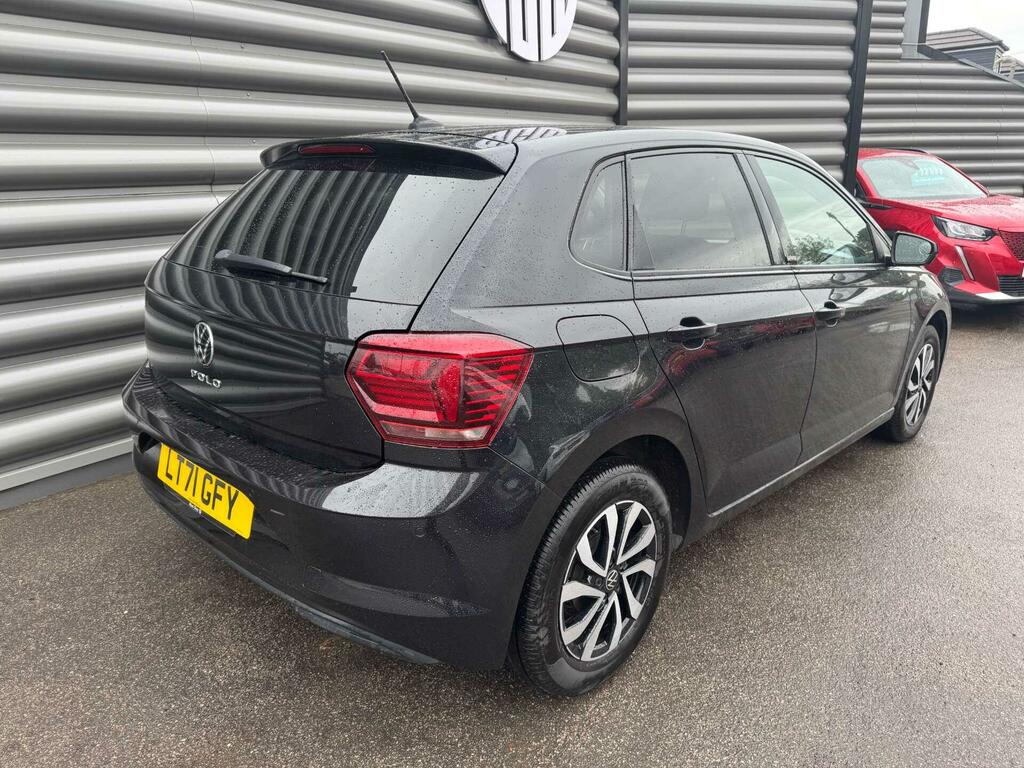 Volkswagen Polo Active Black #3