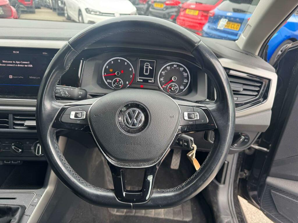 Volkswagen Polo Match Evo Red #13