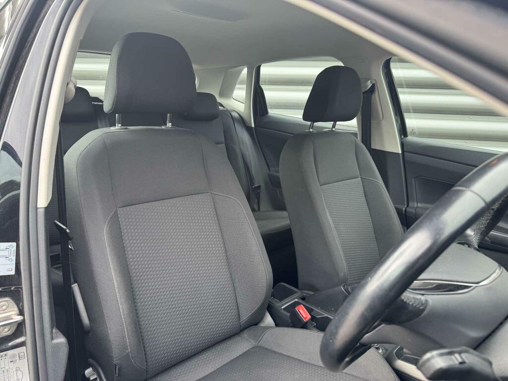 Volkswagen Polo Match Evo Red #10