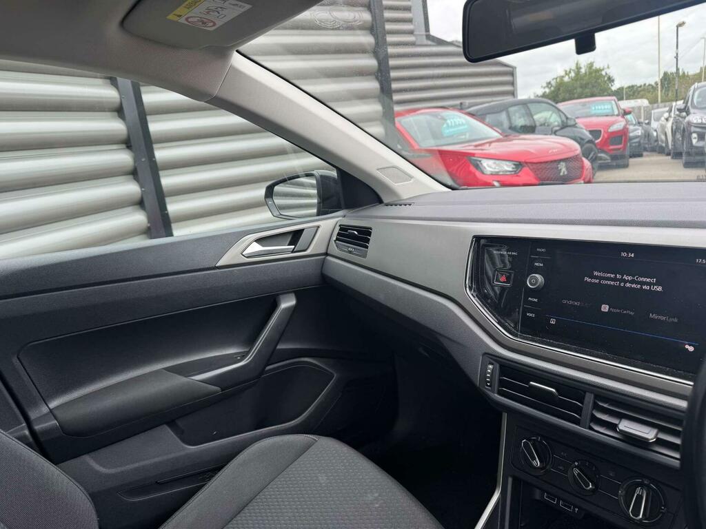 Volkswagen Polo Match Evo Red #17