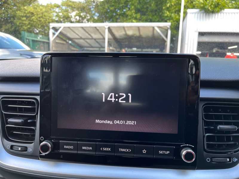 Kia Stonic 1.0T Gdi 99 2 LO70XXS White