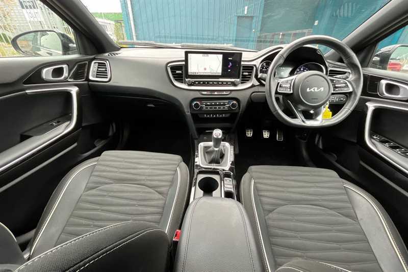 Kia Ceed 1.5T Gdi Isg 138 Gt-line DP24ZHX Black #3
