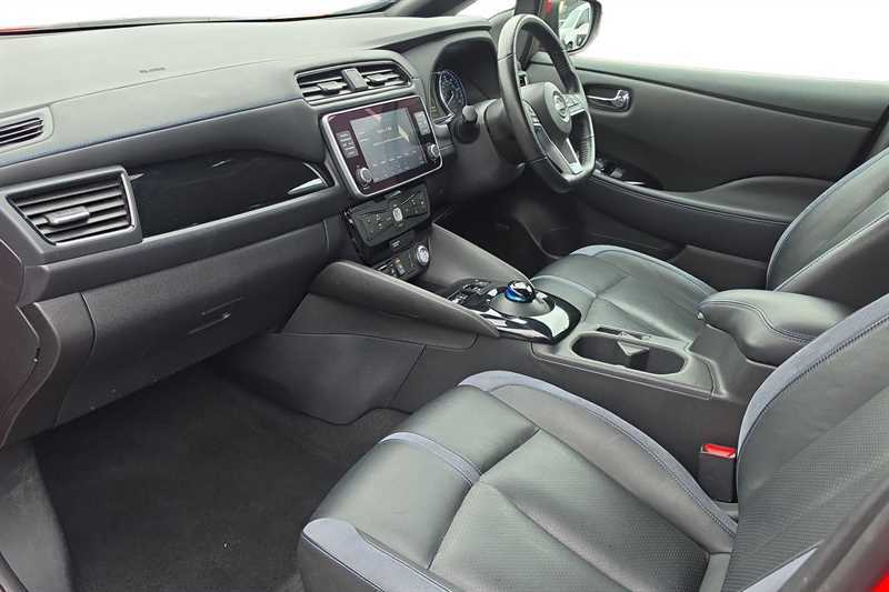Nissan Leaf 160Kw E Tekna 59Kwh LX22UJO Red #2