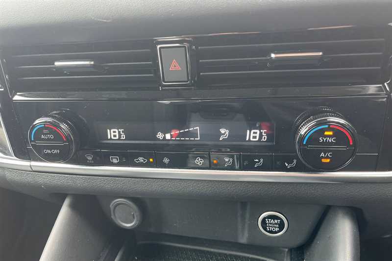 Nissan Qashqai 1.3 Dig-t Mh 158 N-connecta 4Wd Xtronic Black