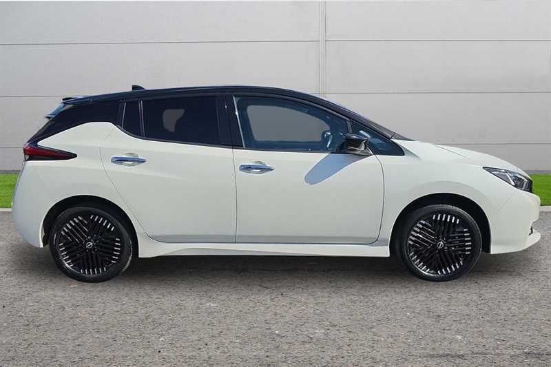 Nissan Leaf 160Kw E N-connecta 59Kwh Black #4