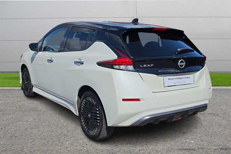 Nissan Leaf 160Kw E N-connecta 59Kwh Black #3