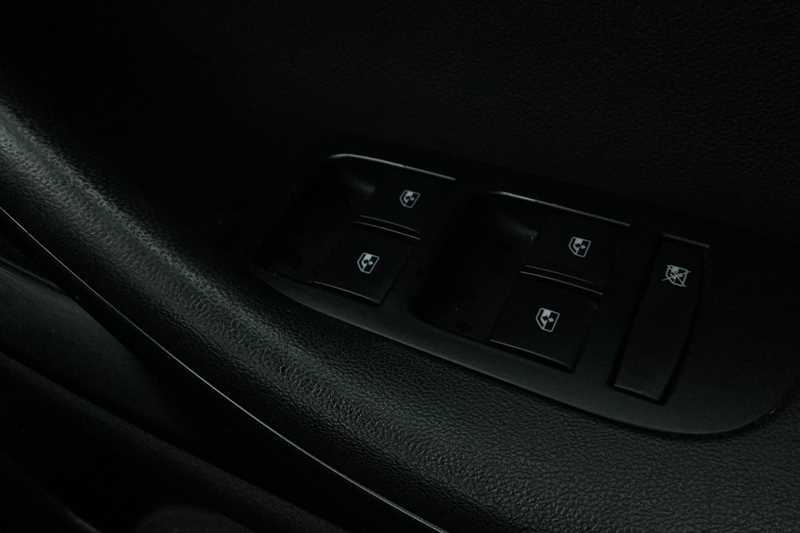 Vauxhall Zafira Design Black #10