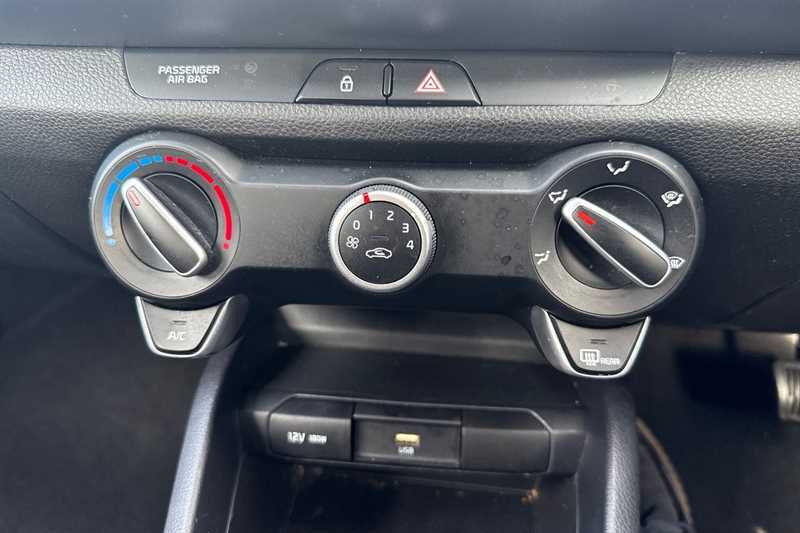 Kia Stonic 1.0T Gdi 99 2 Dct MT23DFG Black #6