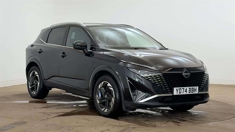Nissan Qashqai 1.3 Dig-t Mh N-connecta Glass Roof Black