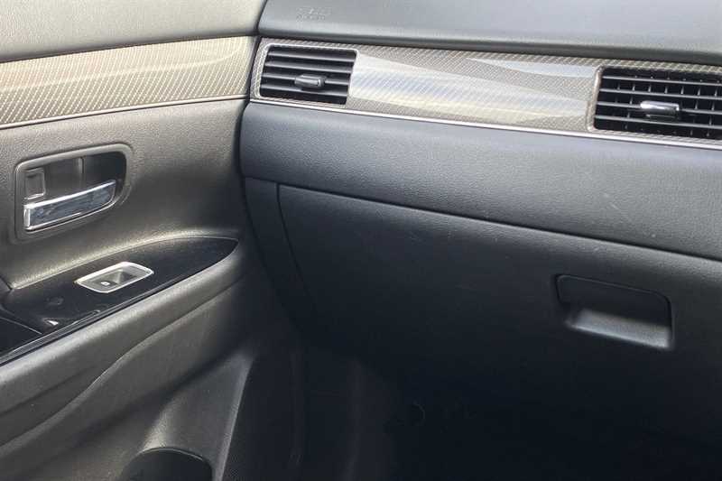Mitsubishi Outlander Must Go This Week2.4 Phev Dynamic Safety A Silver #37
