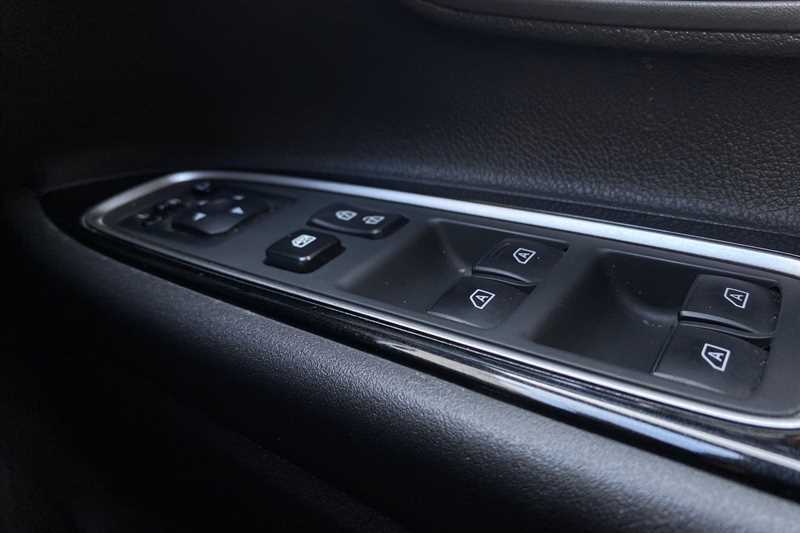 Mitsubishi Outlander Must Go This Week2.4 Phev Dynamic Safety A Silver #17