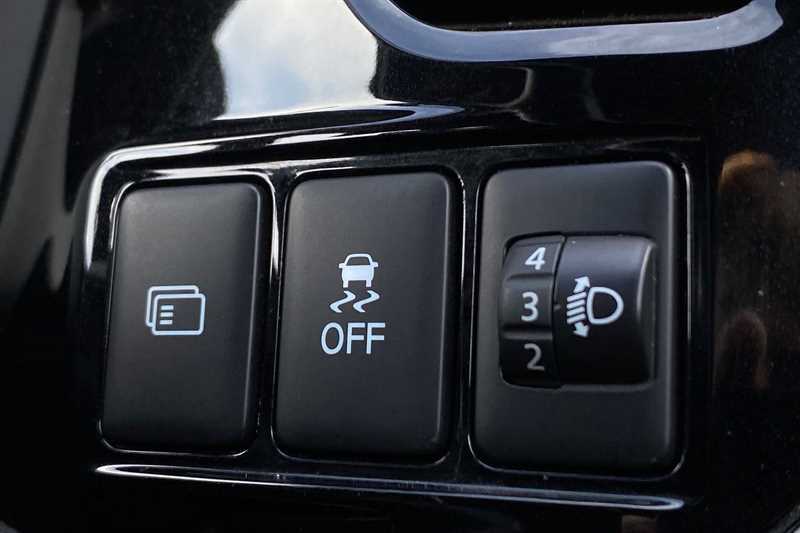 Mitsubishi Outlander Must Go This Week2.4 Phev Dynamic Safety A Silver #23
