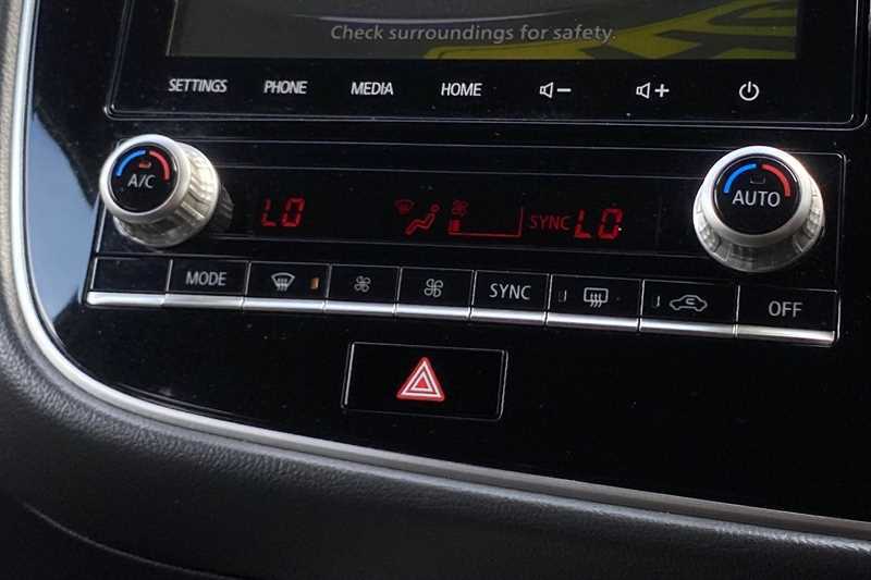 Mitsubishi Outlander Must Go This Week2.4 Phev Dynamic Safety A Silver #11