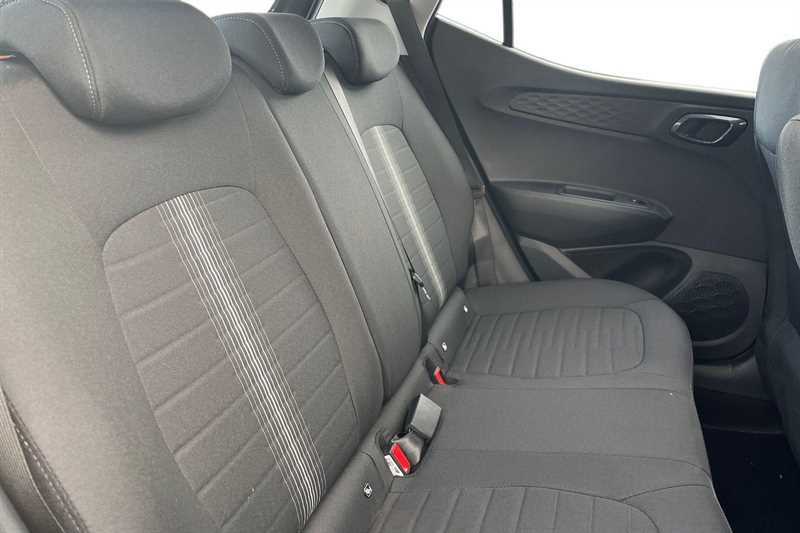 Hyundai I10 Advance Yellow #8