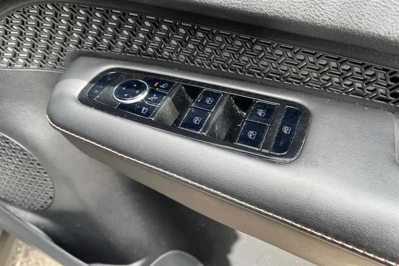 Nissan Ariya Ariya Evolve E-4orce Black #19
