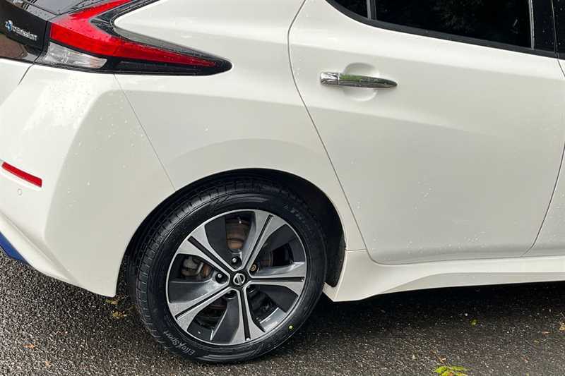 Nissan Leaf 110Kw N-connecta 40Kwh Black #27
